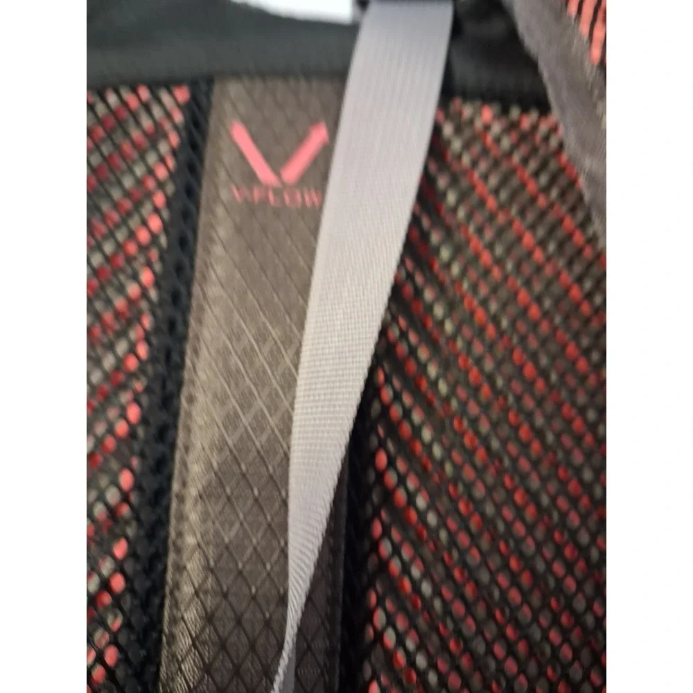 Merrell V-Flow Nylon Hydration Backpack Daypack Mesh Pockets Hiking Cycling Unis